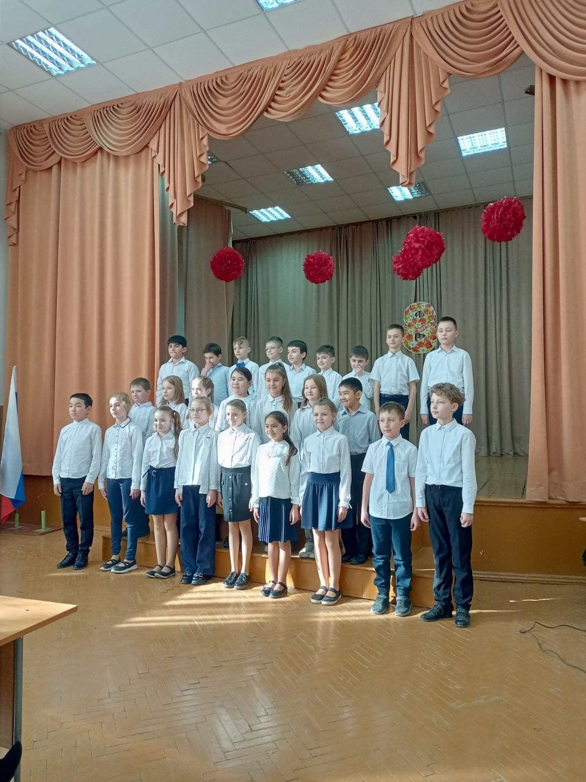 Концерт в честь международного женского дня 8 марта.